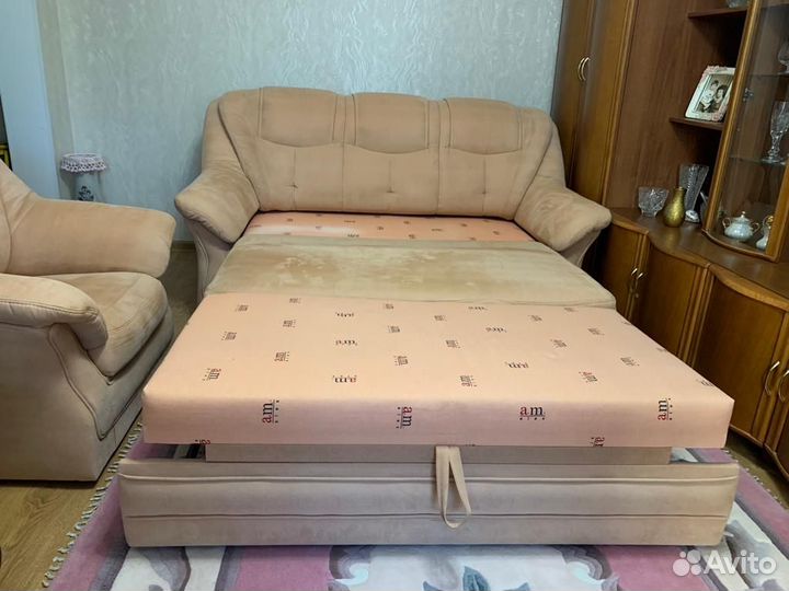 Продается диван и два кресла