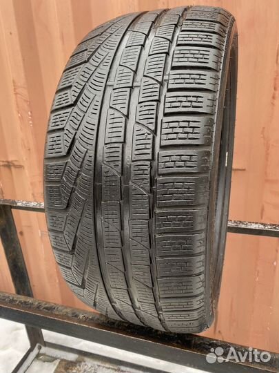 Pirelli Winter Sottozero II 235/40 R18