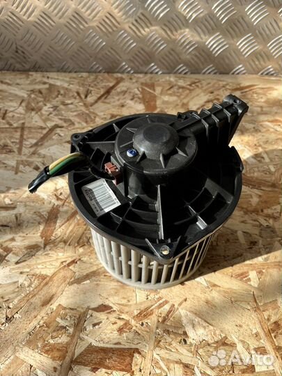 Моторчик отопителя Хонда Цивик 8 5д