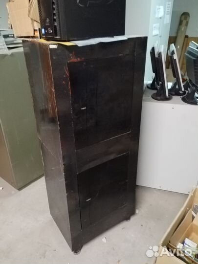 Четыре Сейфа без ключа закрыты