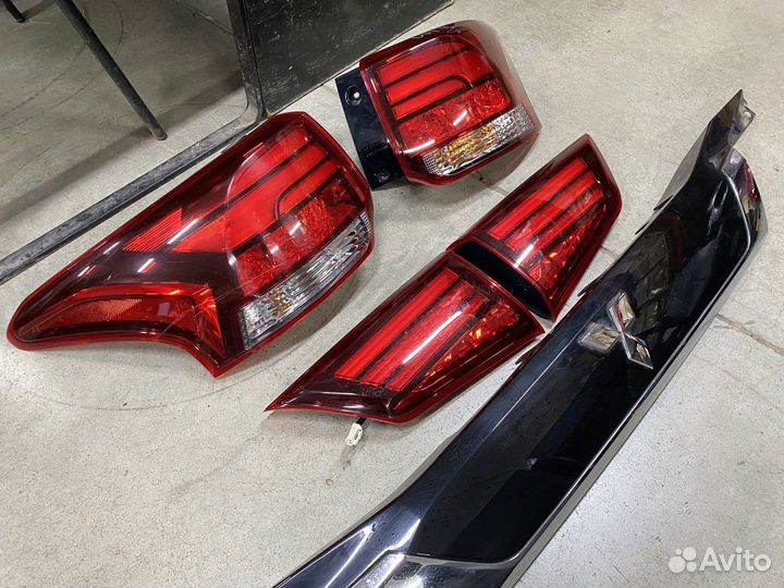 Фонари комплект Mitsubishi Outlander 3