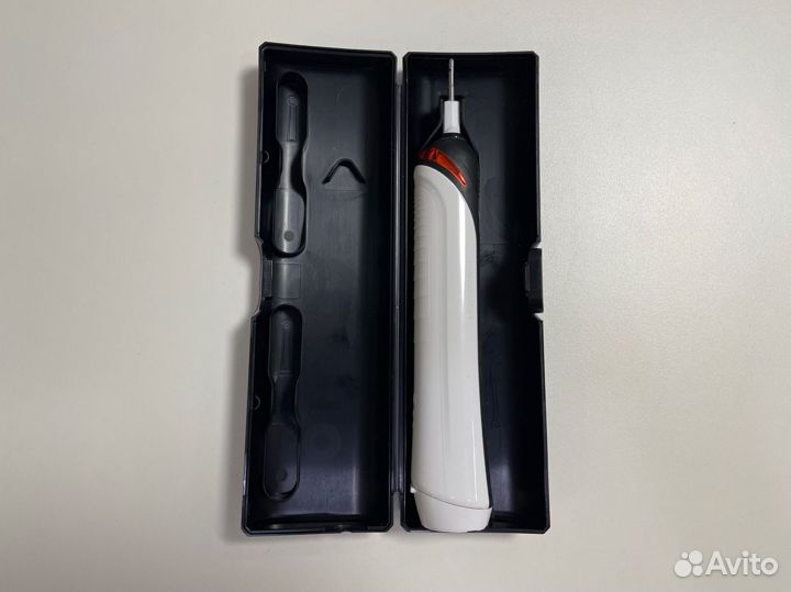 Электрическая зубная щетка Oral-B (Braun)