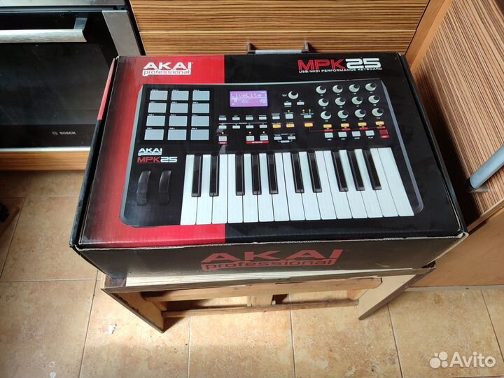 Midi клавиатура Akai professonal MPK25