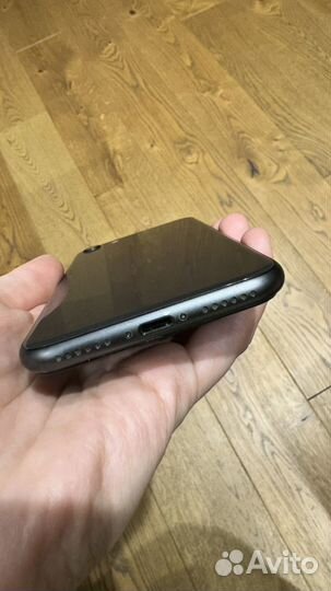 iPhone 8, 64 ГБ