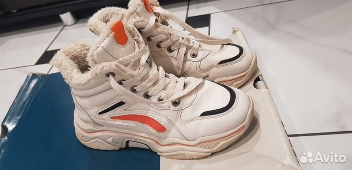 Зимние кроссовки для девочки