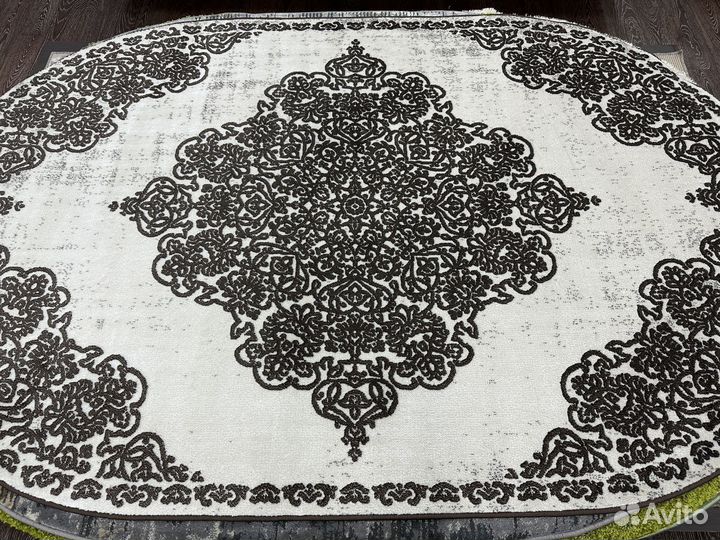 Ковер новый овальный 1.6х2.3м