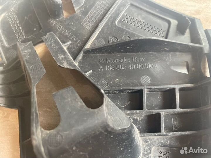 Кронштейн бампера передний правый Mercedes Gla