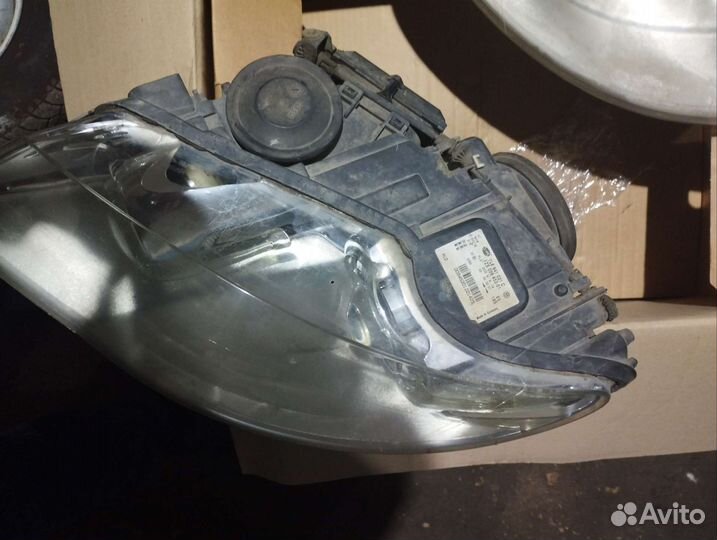 Фара volkswagen touareg 2009 года правая