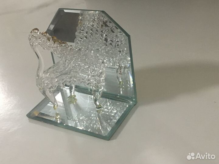 Рояль стеклянный