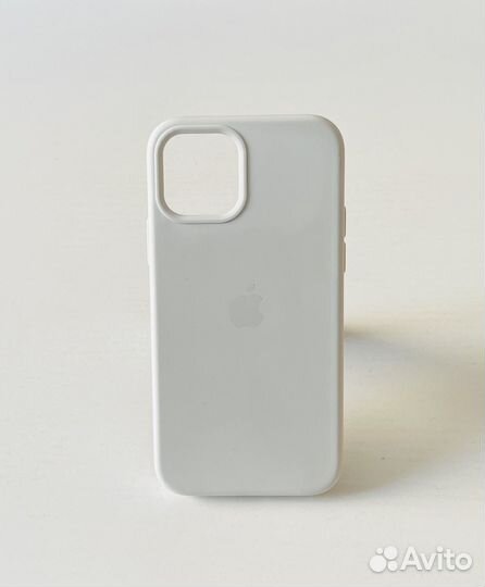 Продам чехол на iPhone 12