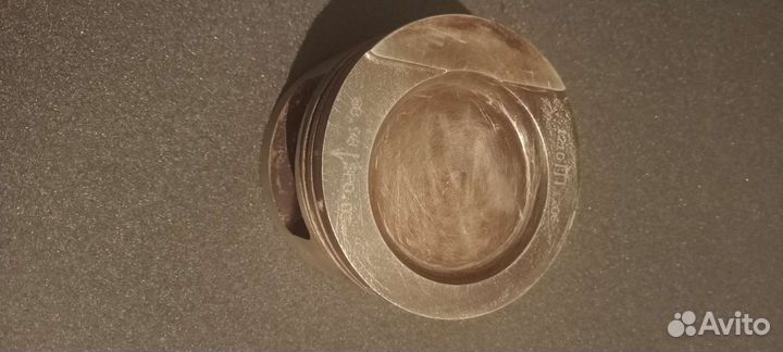 Поршень на гольф 3, венто 1.8