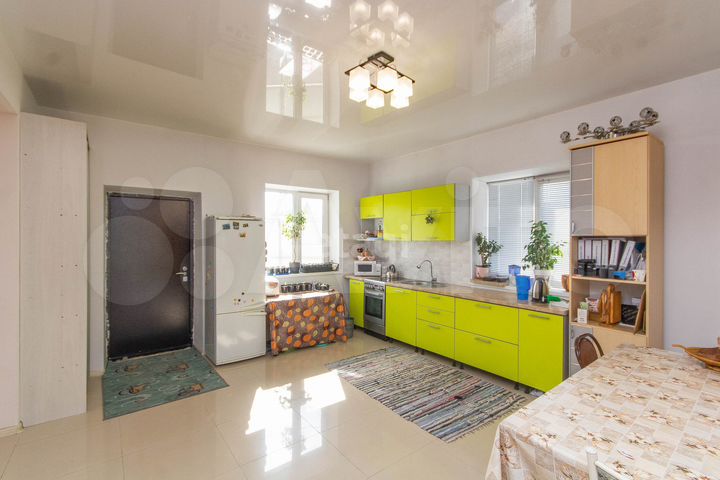 Дом 196,4 м² на участке 4 сот.