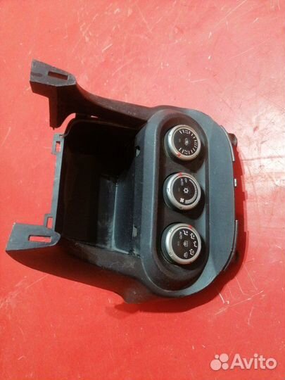 Блок управления климат-контролем Mitsubishi