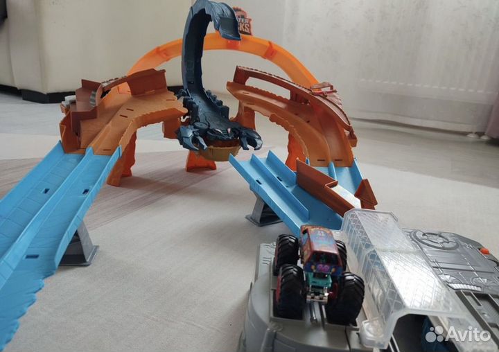 Hot Wheels битва со скорпионом