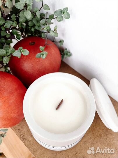 Соевая свеча в гипсовом подсвечнике ручной работы