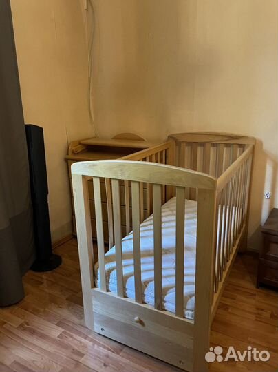 Детская кроватка+комод