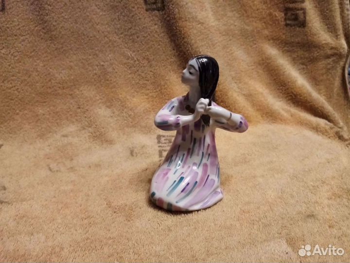 Статуэтка фарфоровая лфз