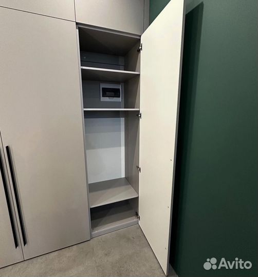 Распашной шкаф