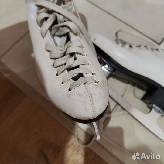 Коньки фигурные профессиональные Risport Star