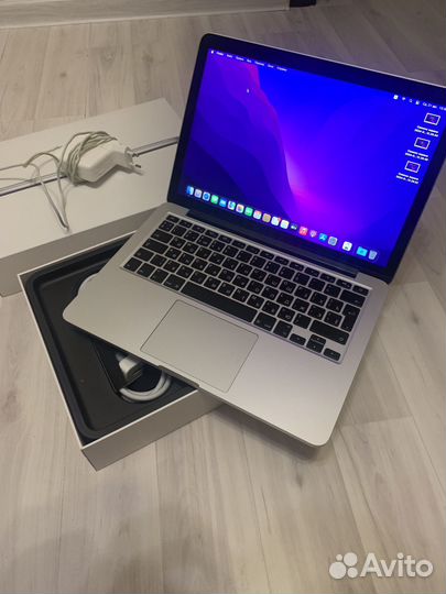 Macbook PRO 13 2015 i5/ssd256 идеал