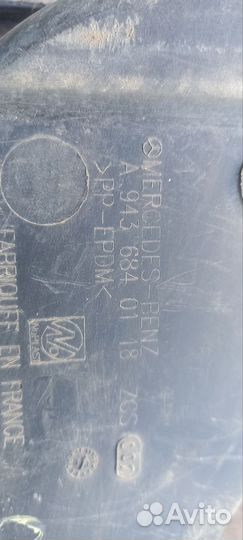 Накладка порога правая MB A9416841018