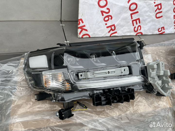 Фары к-кт Toyota LandCruiser 200 с 2016