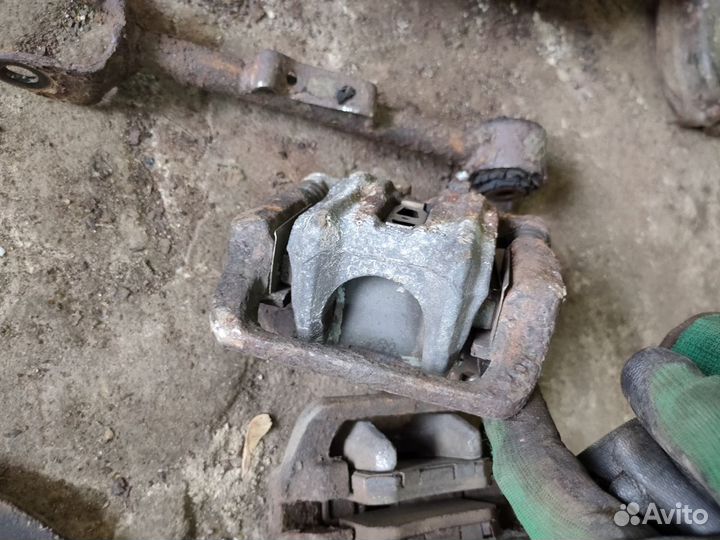 Суппорт тормоза задний Honda CR-V 2 2.0 2001-2006