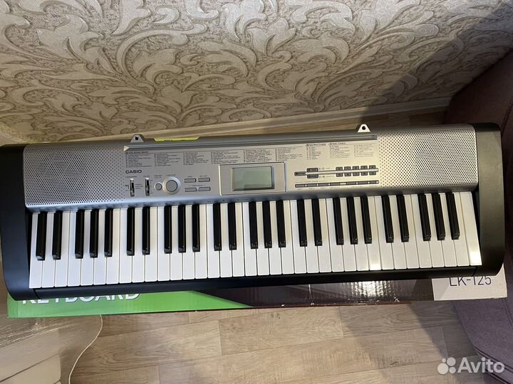Синтезатор Casio LK-125