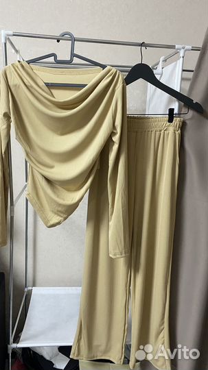 Женский костюм