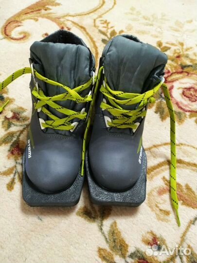 Лыжные ботинки классические