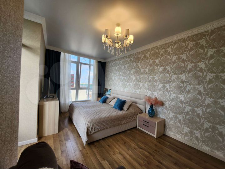 2-к. квартира, 81 м², 16/17 эт.