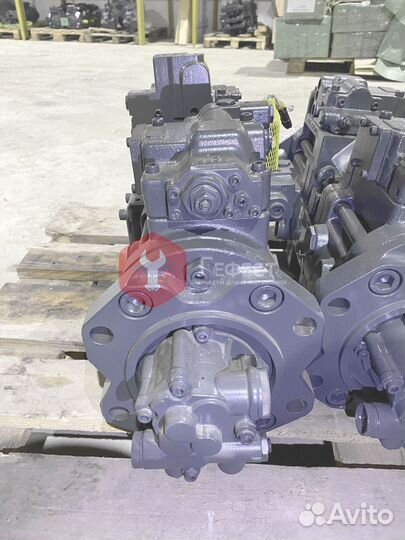 Основной насос New Holland E215B YN10V00036F1