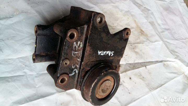 Крепление гура Hyundai Sonata