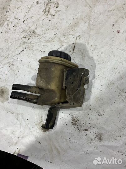 Бачок гидроусилителя Chevrolet Evanda