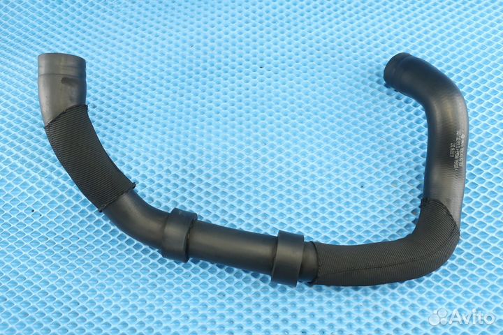 Патрубок системы охлаждения Skoda Superb 3