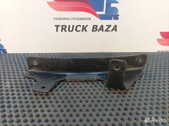 1673222 Кронштейн левого крыла левый Daf XF105