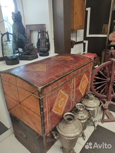 Сундук старинный Вятский