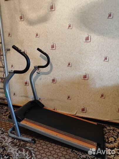 Механическая беговая дорожка