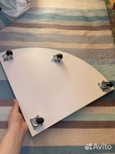 Подставка под цветы на колесах