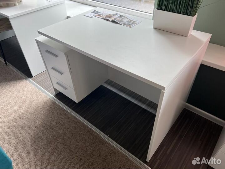 Стол письменный 120см с ящиками белый - новый