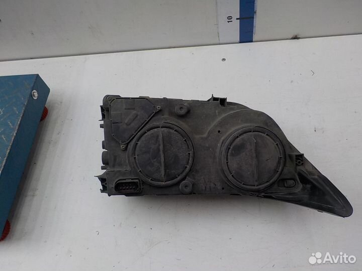 Фара правая Volkswagen Crafter 2006