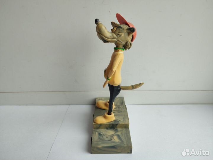 Сувенир Волк чемпион Ну Погоди, колкий пластик