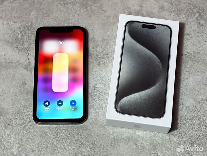 Телефон iPhone Xr в корпусе 15 Pro Black titanium