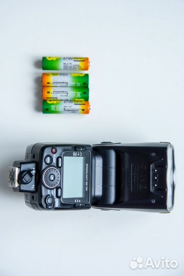 Фотовспышка Nikon SB-700