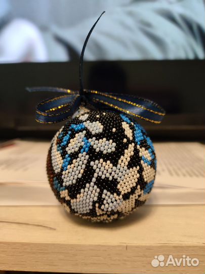 Подарочный шар ручная работа из бисера