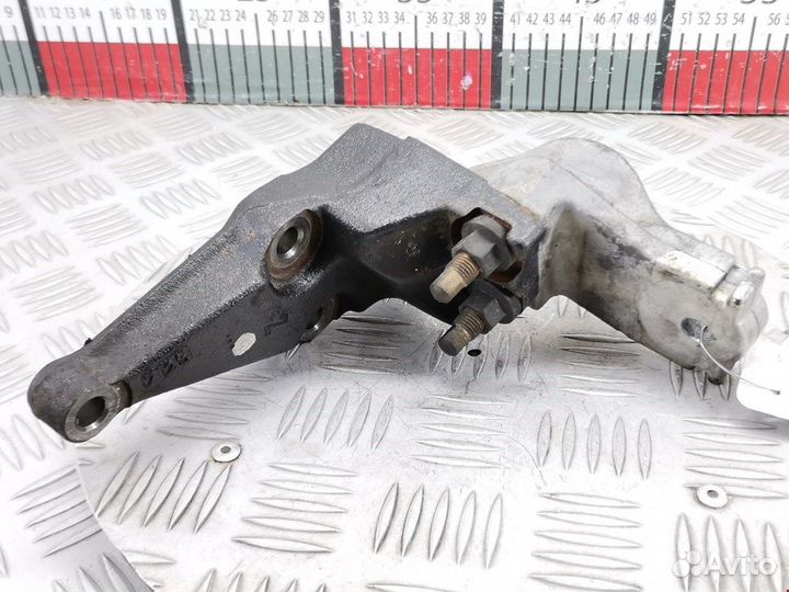 Кронштейн двигателя (лапа крепления) Toyota Celica