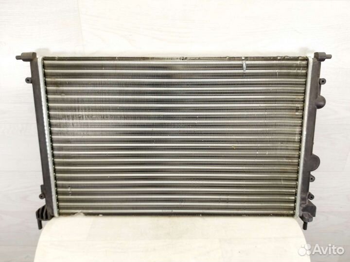 Радиатор охлаждения Renault Scenic 1/Megane 1