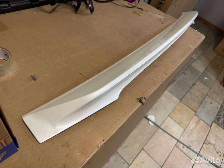 Спойлер Land Cruiser 200 07-15 белый 070