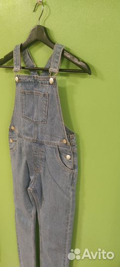 Джинсовый комбинезон для девочки