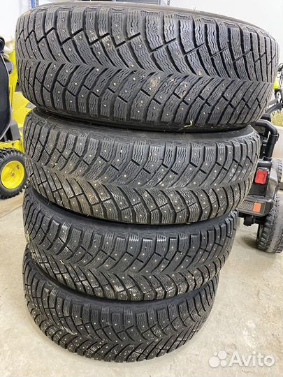 Michelin X-Ice North 4 SUV 225/60 R18